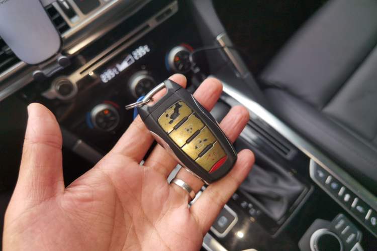 Used Haval H7 2017 Blue Label H7L 2.0T Automatic Prestige Model Vehicle Key