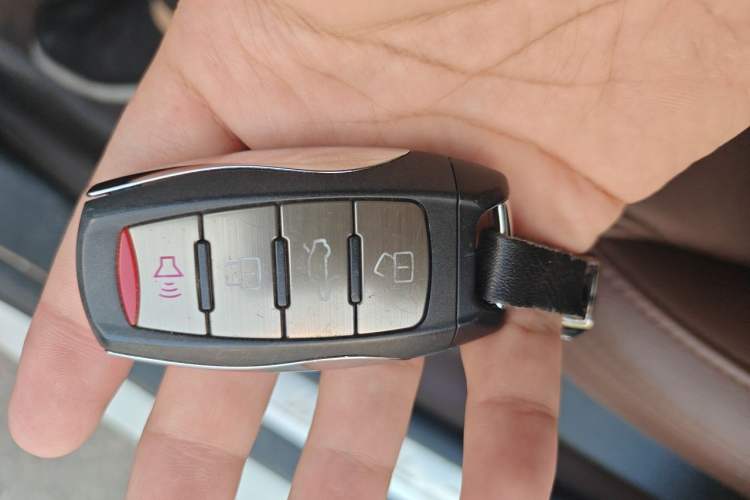 Used Haval H7 2017 Red-Label H7L 2.0T Automatic Prestige Model Vehicle Key