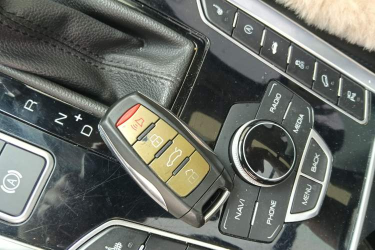 Used Haval H7 2017 Red-Label H7 2.0T Automatic Luxury Model Vehicle Key