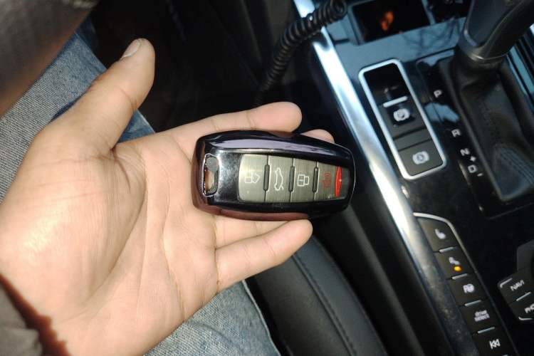 Used Haval H7 2017 Blue-Label H7L 2.0T Automatic Elite Model Vehicle Key