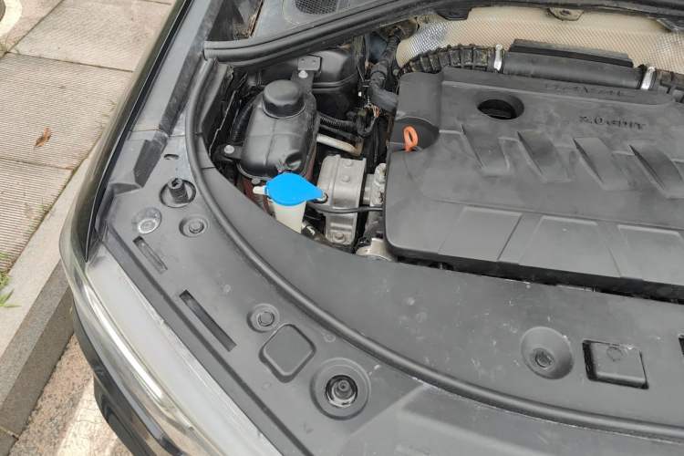 Used Haval H7 2018 Blue-Label H7 2.0T Automatic Enjoyment Model Engine Bay Right