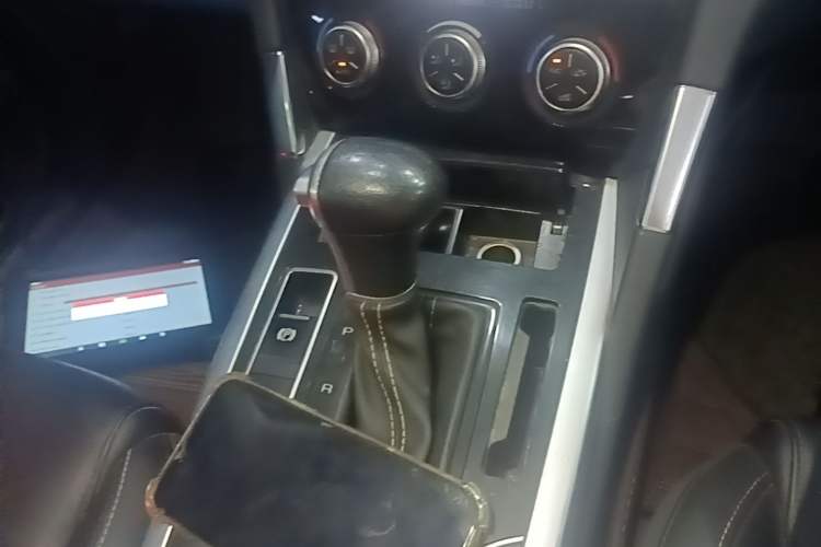 Used Haval H7 2018 Revised Version Blue-Label H7 2.0T Automatic Smart Enjoyment Trim Gear Lever