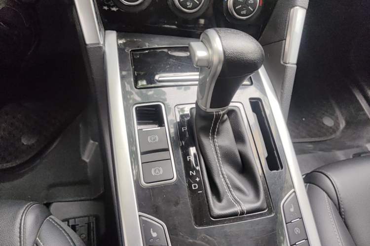 Used Haval H7 2018 Blue-Label H7 2.0T Automatic Smart Edition Gear Lever