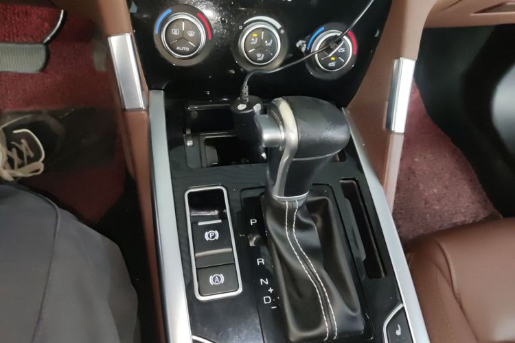 Used Haval H7 2018 Revised Version Blue-Label H7 2.0T Automatic Smart Enjoyment Trim Gear Lever