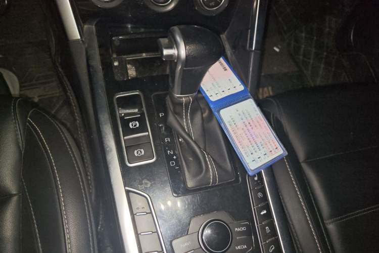 Used Haval H7 2018 Blue-Label H7 2.0T Automatic Smart Edition Gear Lever