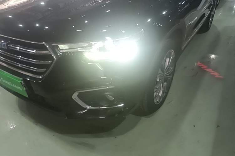 Used Haval H7 2018 Revised Version Blue-Label H7 2.0T Automatic Smart Enjoyment Trim Left Front Headlight