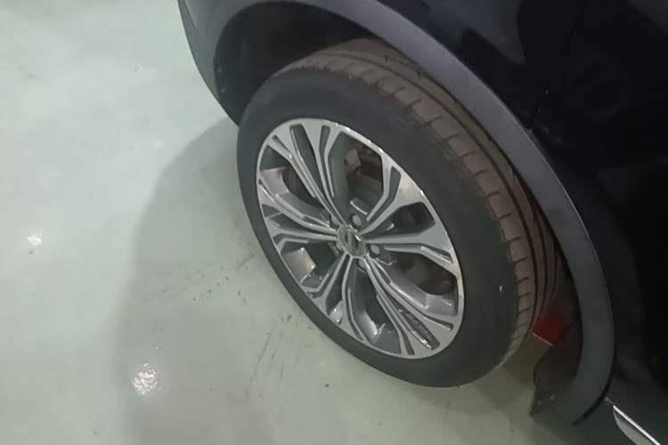 Used Haval H7 2018 Revised Version Blue-Label H7 2.0T Automatic Smart Enjoyment Trim Right Rear Wheel Hub