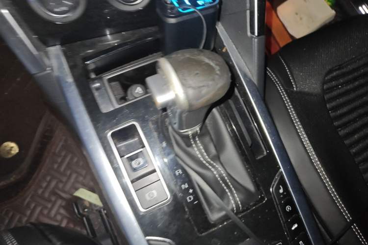Used Haval H7 2018 Blue-Label H7 2.0T Automatic Smart Edition Gear Lever