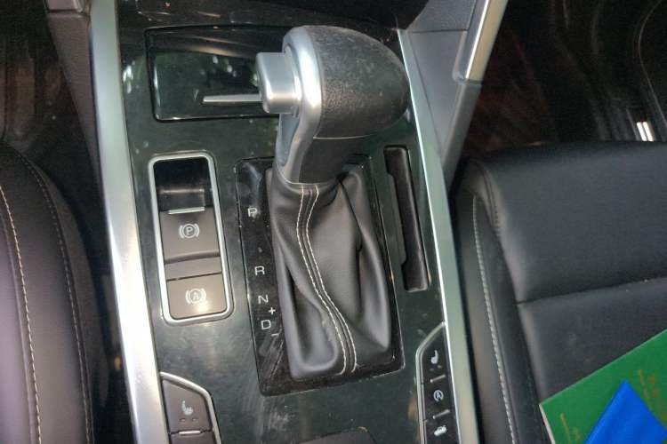 Used Haval H7 2018 Blue-Label H7 2.0T Automatic Smart Edition Gear Lever