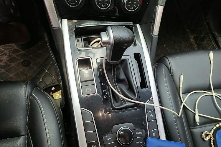 Used Haval H7 2018 Blue-Label H7 2.0T Automatic Enjoyment Model Gear Lever