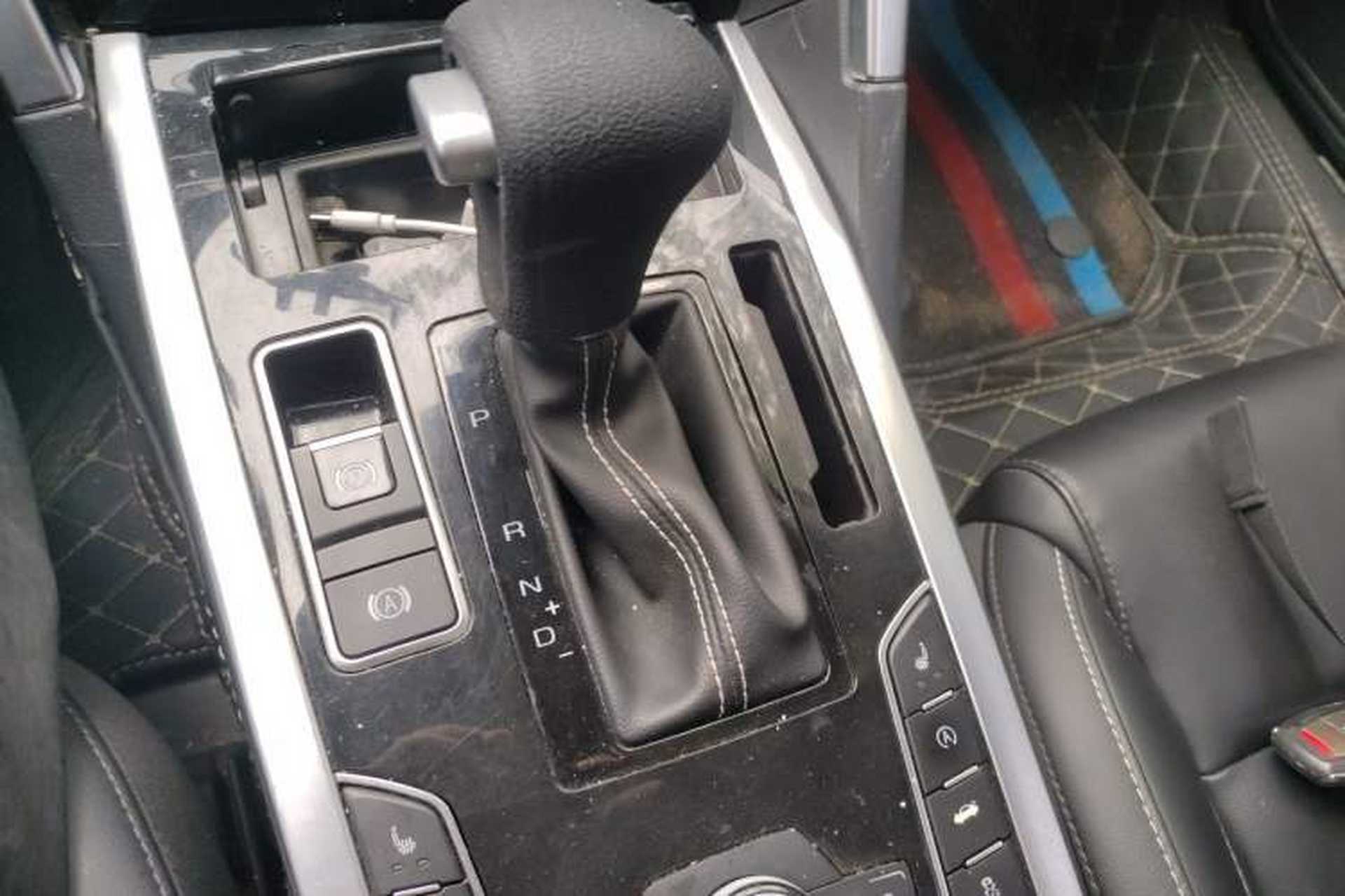 Used Haval H7 2018 Blue-Label H7 2.0T Automatic Enjoyment Model Gear Lever