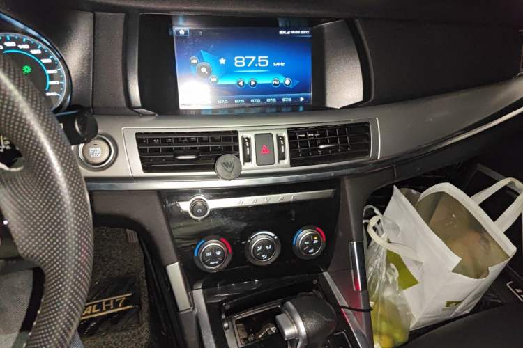 Used Haval H7 2018 Blue-Label H7 2.0T Automatic Enjoyment Model Audio And AC Panel