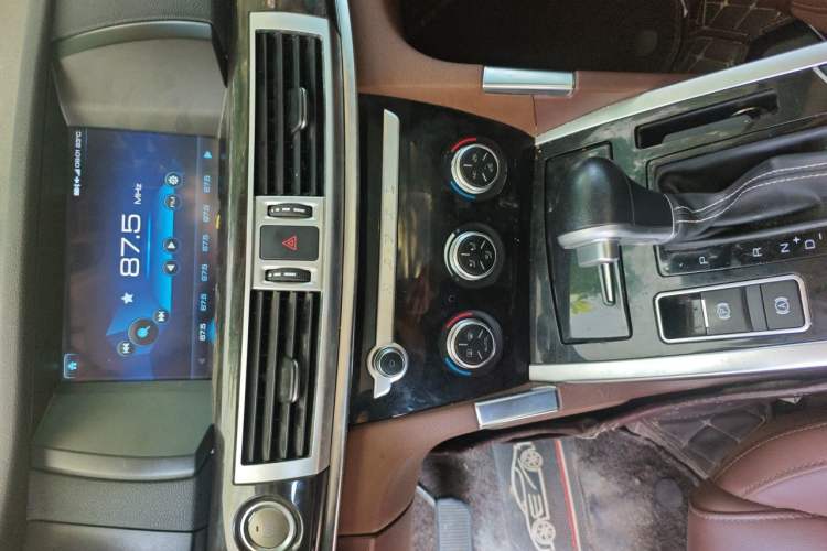Used Haval H7 2018 Revised Version Blue-Label H7 2.0T Automatic Smart Enjoyment Trim Audio And AC Panel