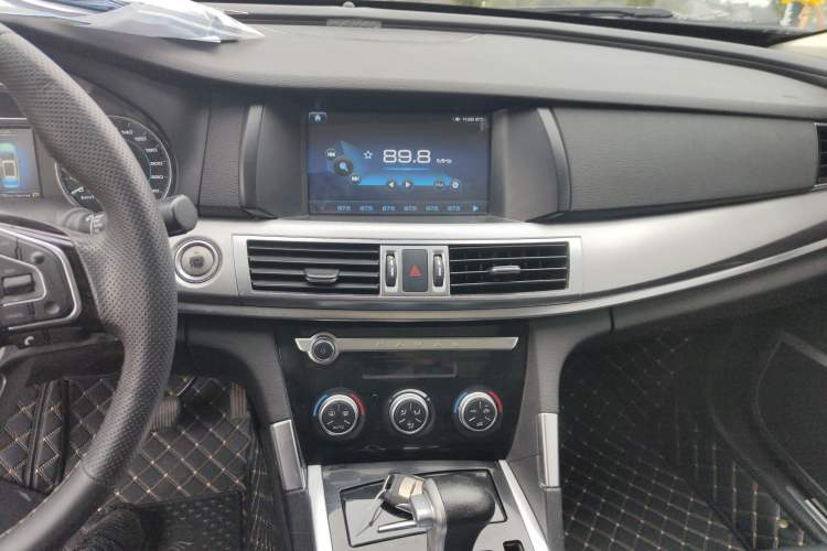 Used Haval H7 2018 Blue-Label H7 2.0T Automatic Enjoyment Model Audio And AC Panel