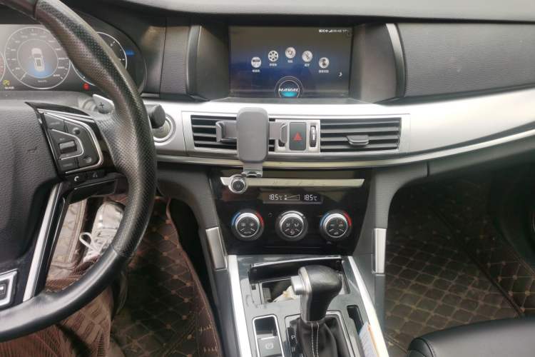 Used Haval H7 2018 Blue-Label H7 2.0T Automatic Smart Edition Audio And AC Panel