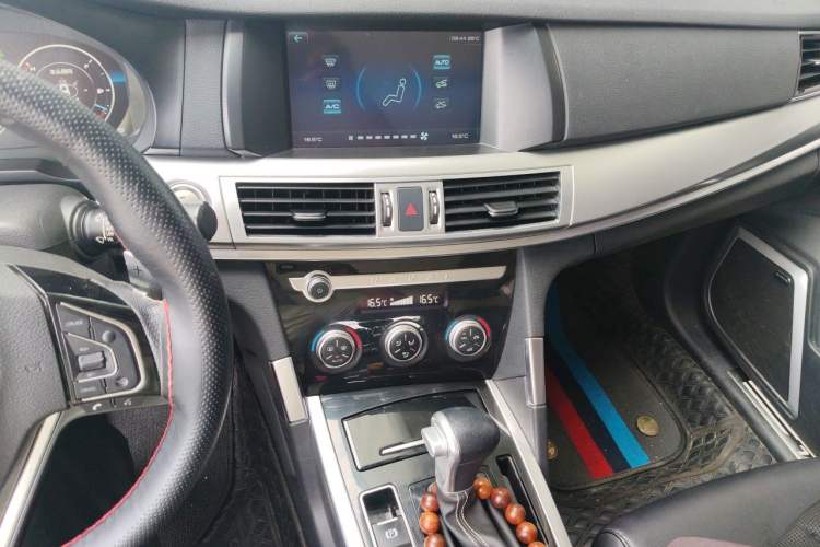 Used Haval H7 2018 Blue-Label H7 2.0T Automatic Smart Edition Audio And AC Panel
