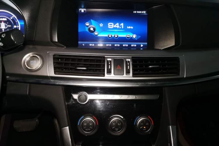 Used Haval H7 2018 Blue-Label H7 2.0T Automatic Smart Edition Audio And AC Panel