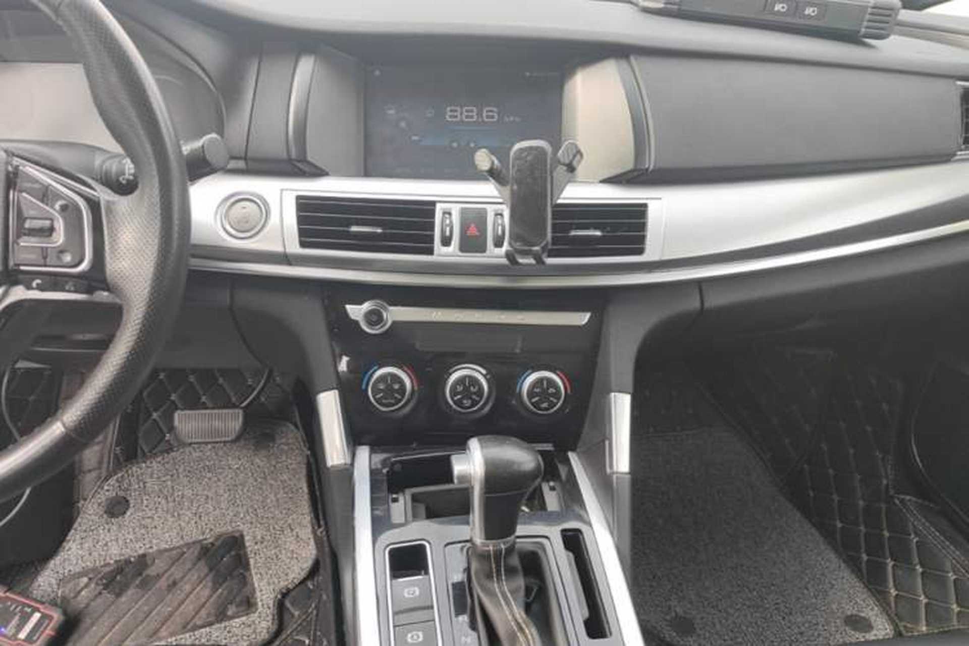 Used Haval H7 2018 Revised Version Blue-Label H7 2.0T Automatic Smart Enjoyment Trim Audio And AC Panel