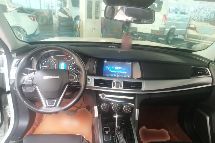Used Haval H7 2018 Blue-Label H7 2.0T Automatic Enjoyment Model Center Console