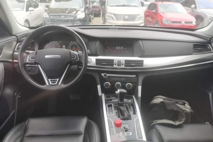 Used Haval H7 2018 Blue-Label H7 2.0T Automatic Smart Edition Center Console