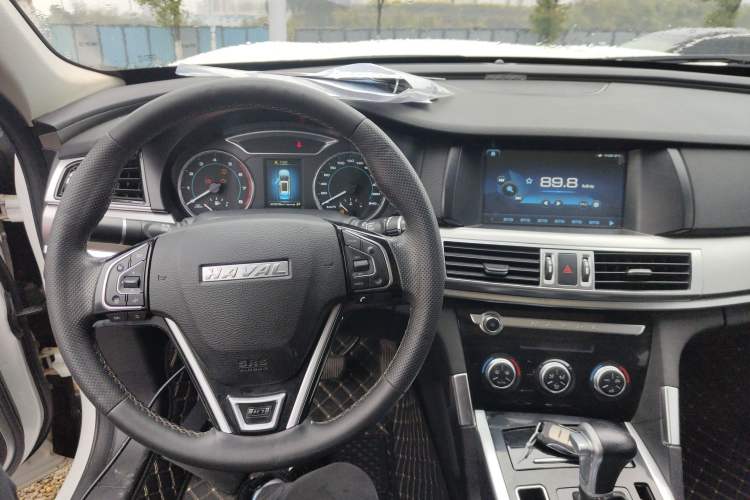 Used Haval H7 2018 Blue-Label H7 2.0T Automatic Enjoyment Model Center Console