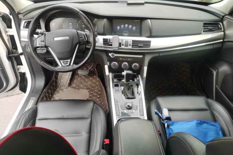 Used Haval H7 2018 Blue-Label H7 2.0T Automatic Smart Edition Center Console