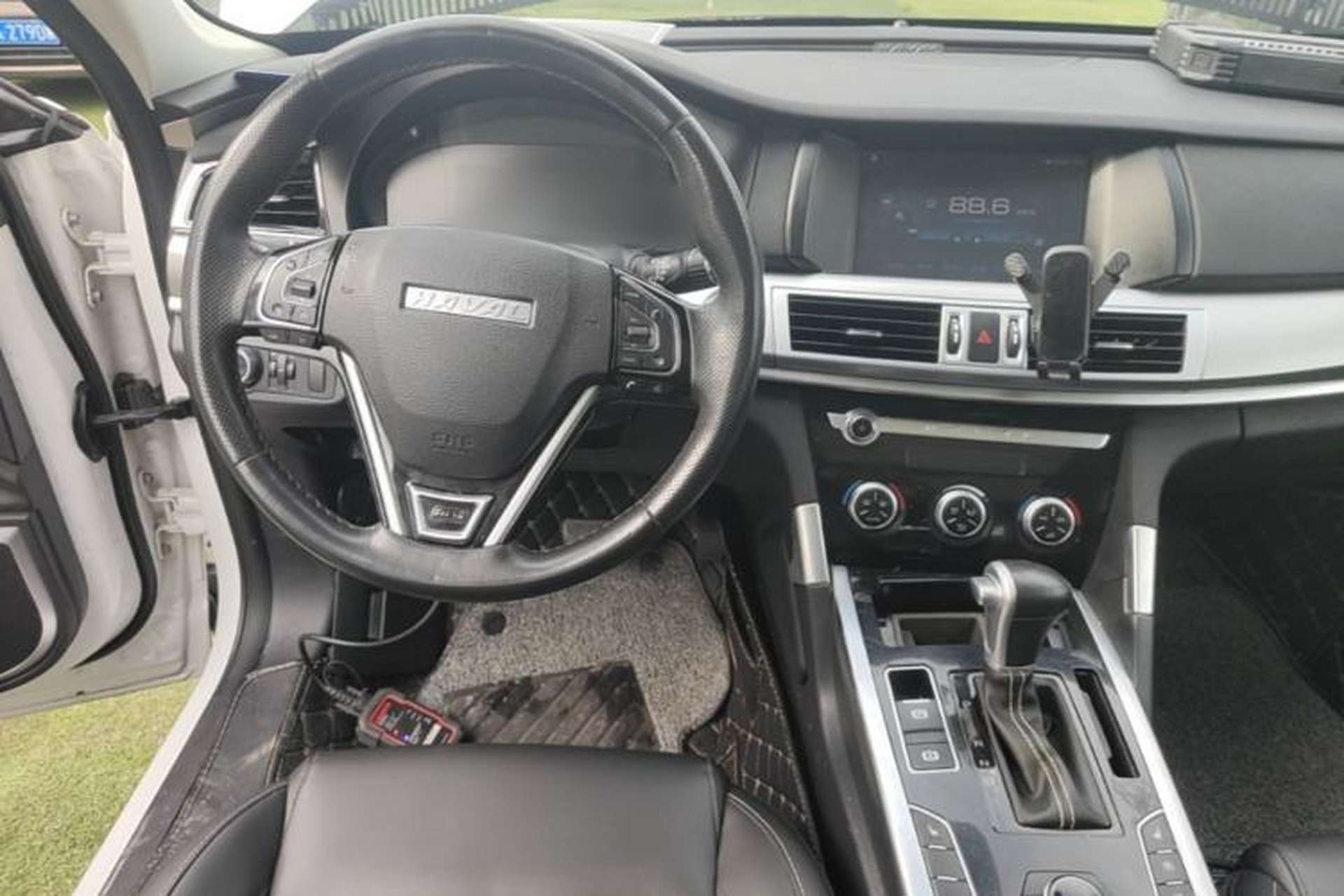 Used Haval H7 2018 Revised Version Blue-Label H7 2.0T Automatic Smart Enjoyment Trim Center Console