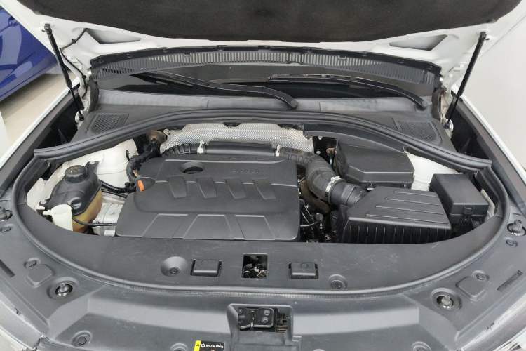 Used Haval H7 2018 Revised Version Blue-Label H7 2.0T Automatic Smart Enjoyment Trim Engine Bay