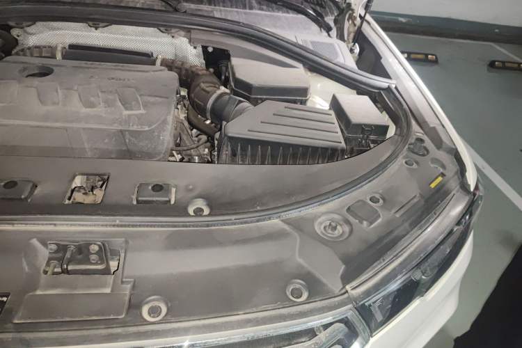 Used Haval H7 2018 Revised Version Blue-Label H7 2.0T Automatic Smart Enjoyment Trim Engine Bay Left