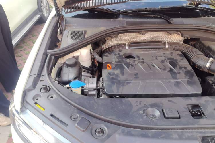 Used Haval H7 2018 Revised Version Blue-Label H7 2.0T Automatic Smart Enjoyment Trim Engine Bay Right