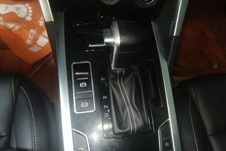 Used Haval H7 2018 Blue-Label H7 2.0T Automatic Enjoyment Model Gear Lever