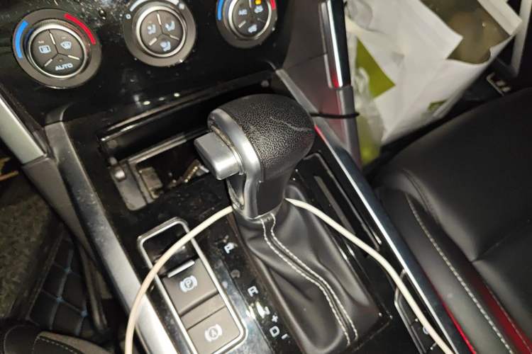Used Haval H7 2018 Blue-Label H7 2.0T Automatic Enjoyment Model Gear Lever