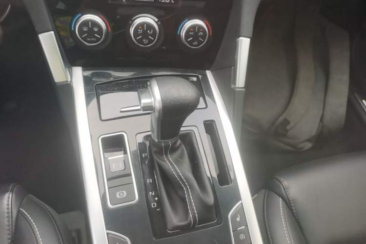 Used Haval H7 2018 Blue-Label H7 2.0T Automatic Smart Edition Gear Lever