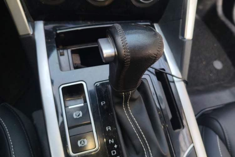 Used Haval H7 2018 Blue-Label H7 2.0T Automatic Smart Edition Gear Lever