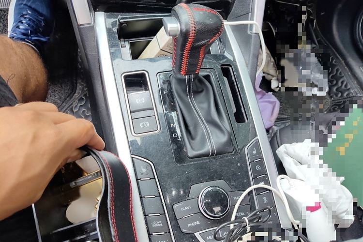 Used Haval H7 2018 Revised Version Blue-Label H7 2.0T Automatic Smart Enjoyment Trim Gear Lever