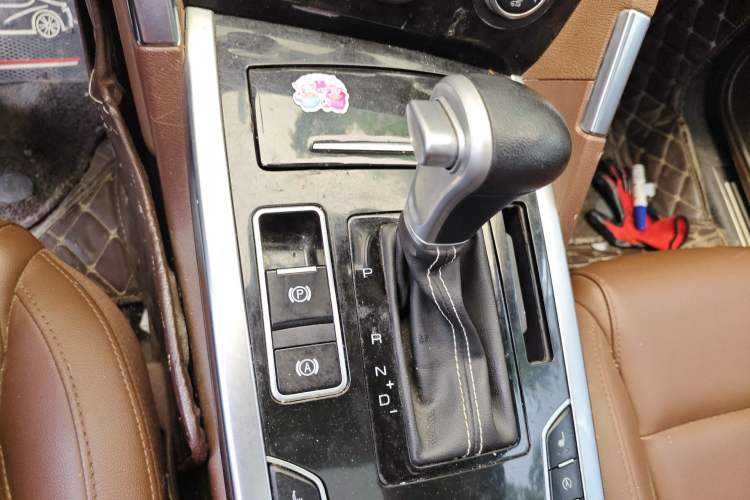 Used Haval H7 2018 Revised Version Blue-Label H7 2.0T Automatic Smart Enjoyment Trim Gear Lever