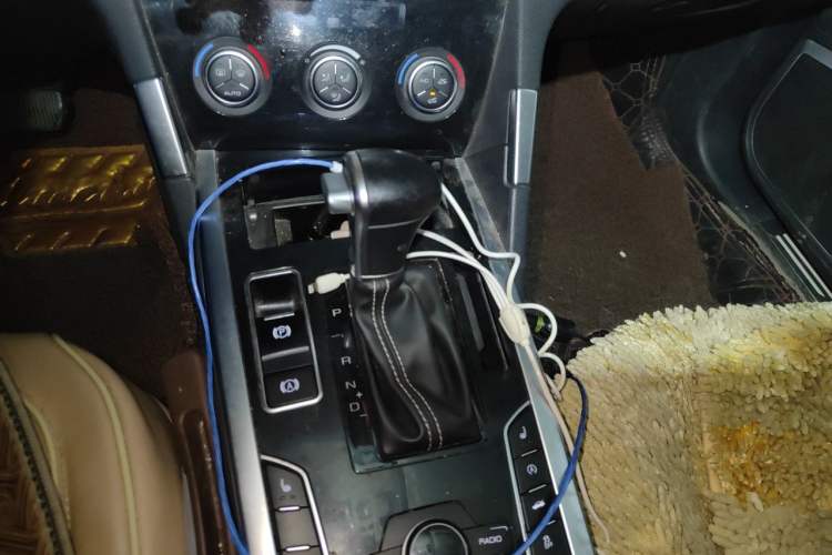 Used Haval H7 2018 Revised Version Blue-Label H7 2.0T Automatic Smart Enjoyment Trim Gear Lever