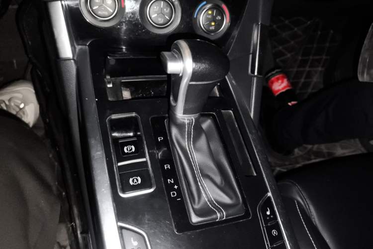 Used Haval H7 2018 Blue-Label H7 2.0T Automatic Enjoyment Model Gear Lever