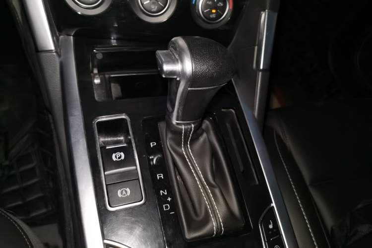 Used Haval H7 2018 Blue-Label H7 2.0T Automatic Smart Edition Gear Lever