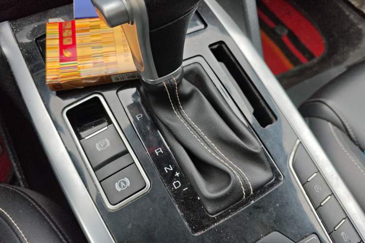 Used Haval H7 2018 Blue-Label H7 2.0T Automatic Enjoyment Model Gear Lever