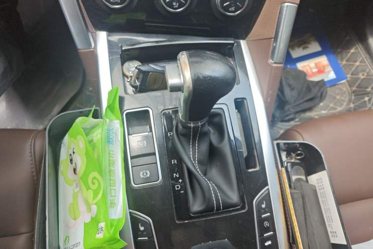 Used Haval H7 2018 Revised Version Blue-Label H7 2.0T Automatic Smart Enjoyment Trim Gear Lever