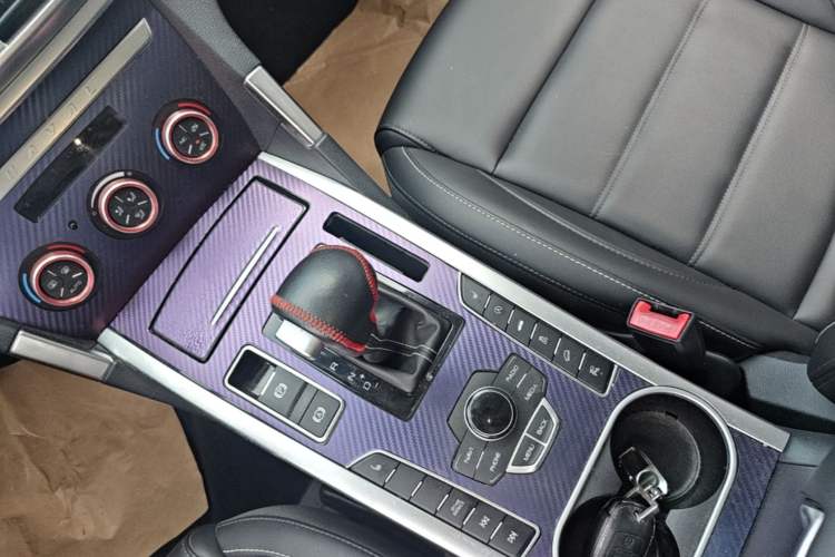 Used Haval H7 2018 Revised Version Blue-Label H7 2.0T Automatic Smart Enjoyment Trim Gear Lever