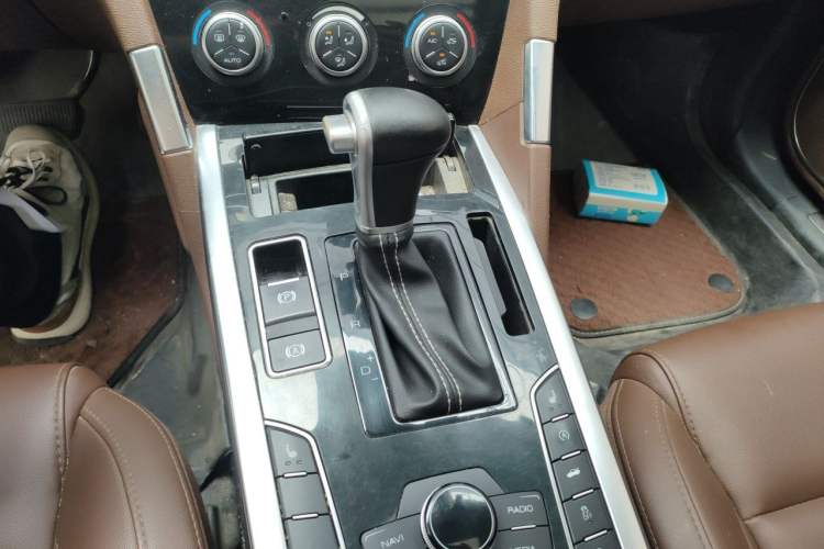 Used Haval H7 2018 Revised Version Blue-Label H7 2.0T Automatic Smart Enjoyment Trim Gear Lever
