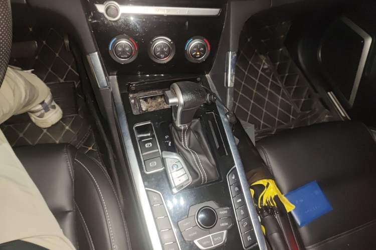 Used Haval H7 2018 Revised Version Blue-Label H7 2.0T Automatic Smart Enjoyment Trim Gear Lever