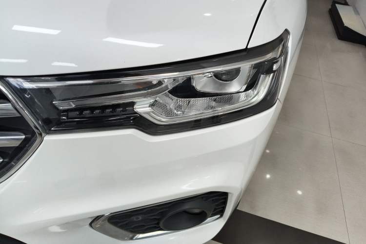 Used Haval H7 2018 Revised Version Blue-Label H7 2.0T Automatic Smart Enjoyment Trim Left Front Headlight