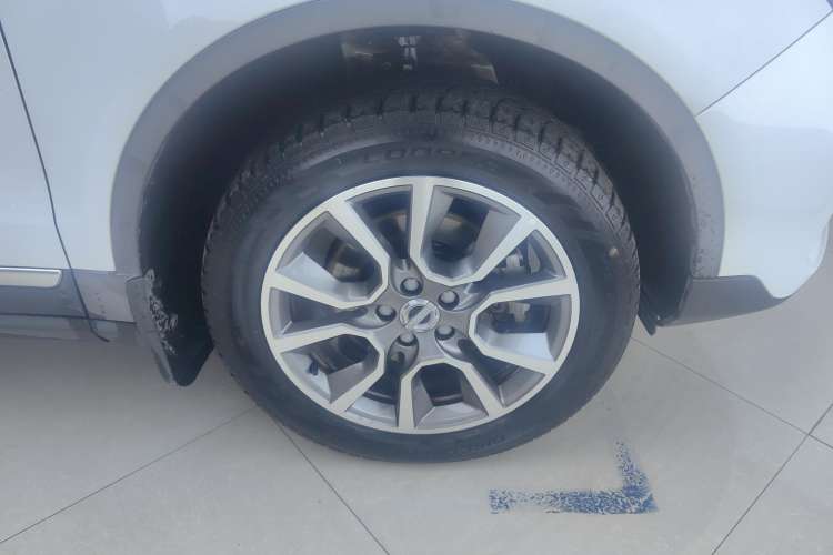 Used Haval H7 2018 Revised Version Blue-Label H7 2.0T Automatic Smart Enjoyment Trim Left Front Wheel Hub
