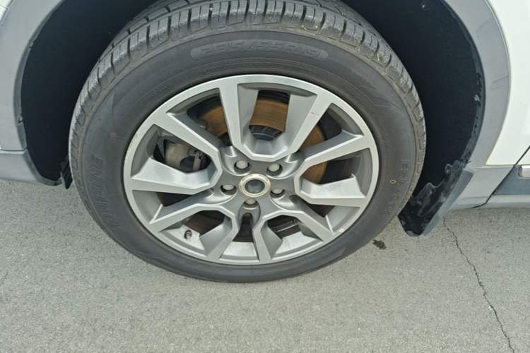 Used Haval H7 2018 Revised Version Blue-Label H7 2.0T Automatic Smart Enjoyment Trim Left Front Wheel Hub