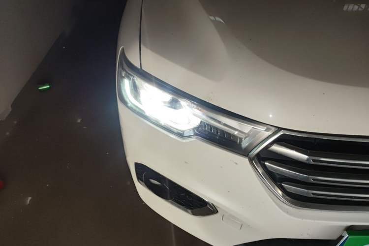 Used Haval H7 2018 Revised Version Blue-Label H7 2.0T Automatic Smart Enjoyment Trim Right Front Headlight