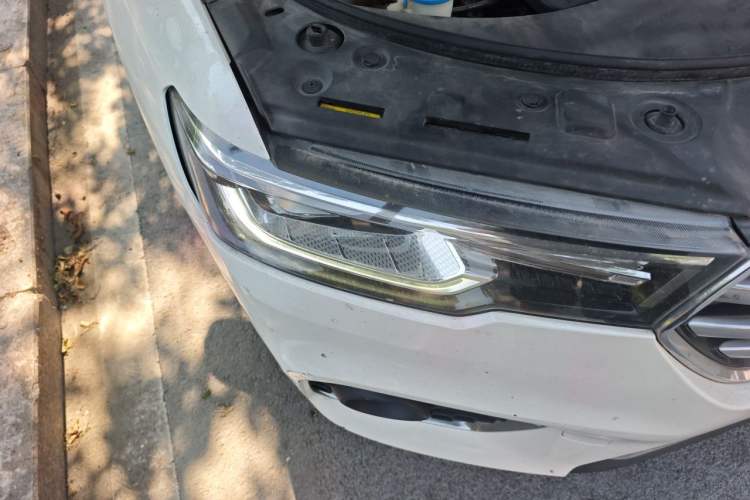Used Haval H7 2018 Revised Version Blue-Label H7 2.0T Automatic Smart Enjoyment Trim Right Front Headlight