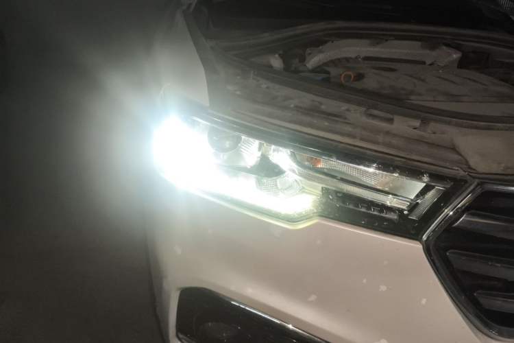 Used Haval H7 2018 Blue-Label H7 2.0T Automatic Enjoyment Model Right Front Headlight